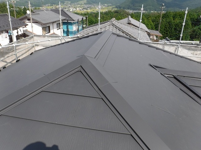 スーパーガルテクトフッ素で屋根カバー
